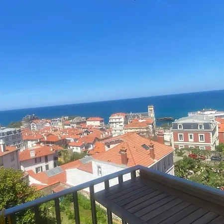 Beautiful Sea View, Heart Of Downtown *