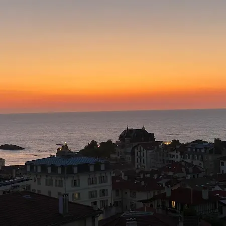 Beautiful Sea View, Heart Of Downtown *